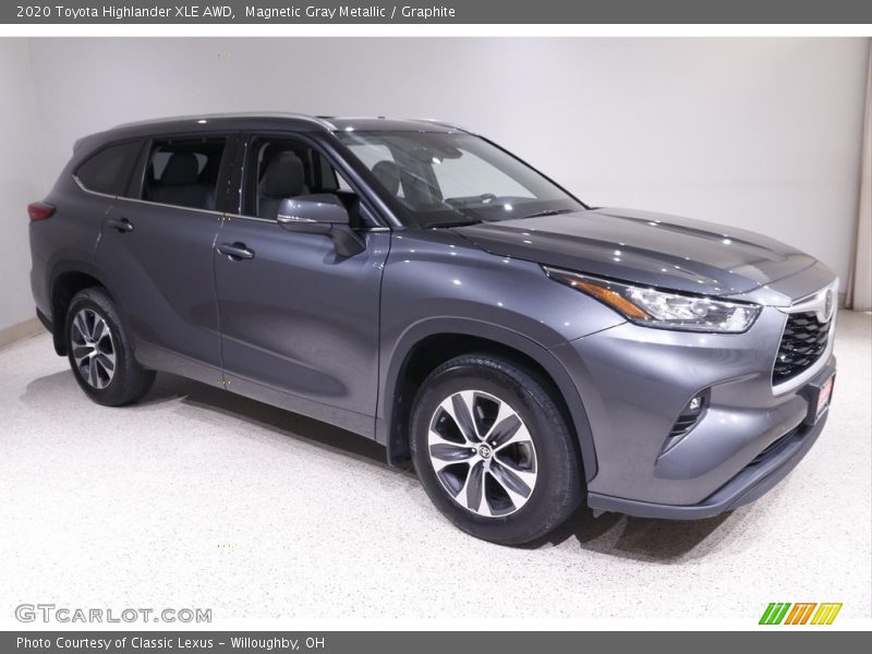 Magnetic Gray Metallic / Graphite 2020 Toyota Highlander XLE AWD