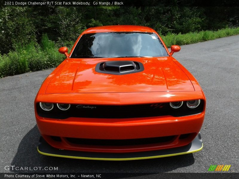 Go Mango / Black 2021 Dodge Challenger R/T Scat Pack Widebody