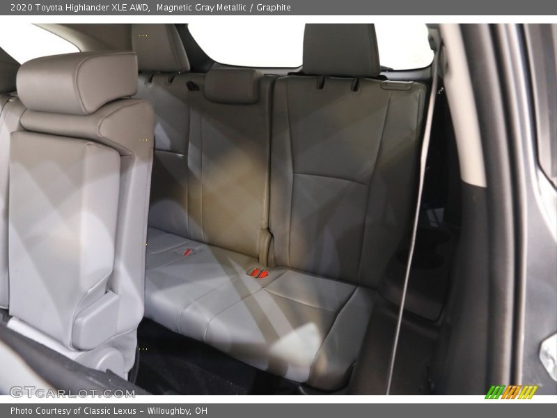 Magnetic Gray Metallic / Graphite 2020 Toyota Highlander XLE AWD