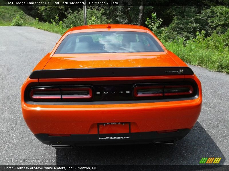 Go Mango / Black 2021 Dodge Challenger R/T Scat Pack Widebody