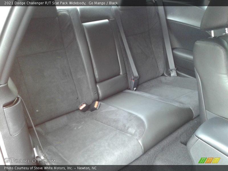 Go Mango / Black 2021 Dodge Challenger R/T Scat Pack Widebody