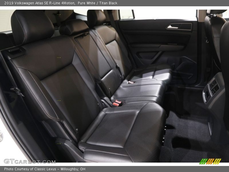 Pure White / Titan Black 2019 Volkswagen Atlas SE R-Line 4Motion