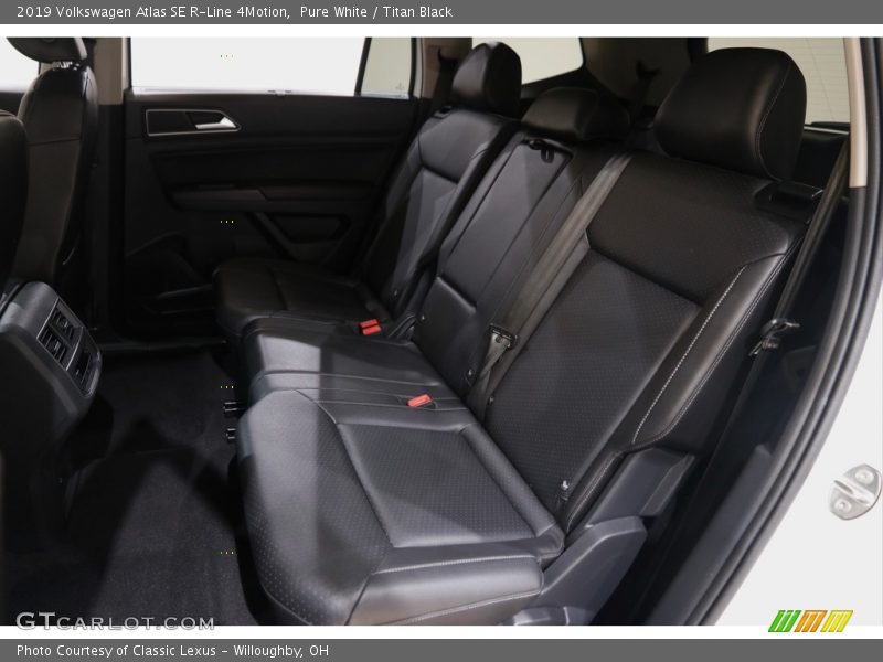 Pure White / Titan Black 2019 Volkswagen Atlas SE R-Line 4Motion