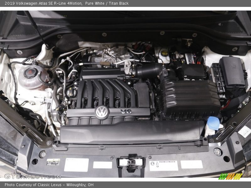 Pure White / Titan Black 2019 Volkswagen Atlas SE R-Line 4Motion