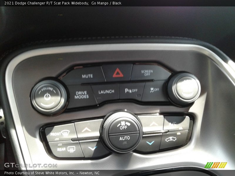 Go Mango / Black 2021 Dodge Challenger R/T Scat Pack Widebody