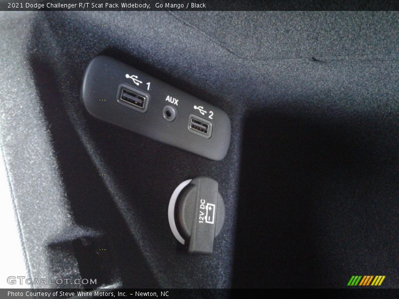 Go Mango / Black 2021 Dodge Challenger R/T Scat Pack Widebody