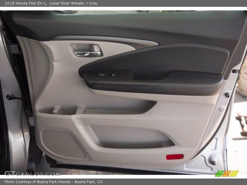 Lunar Silver Metallic / Gray 2018 Honda Pilot EX-L