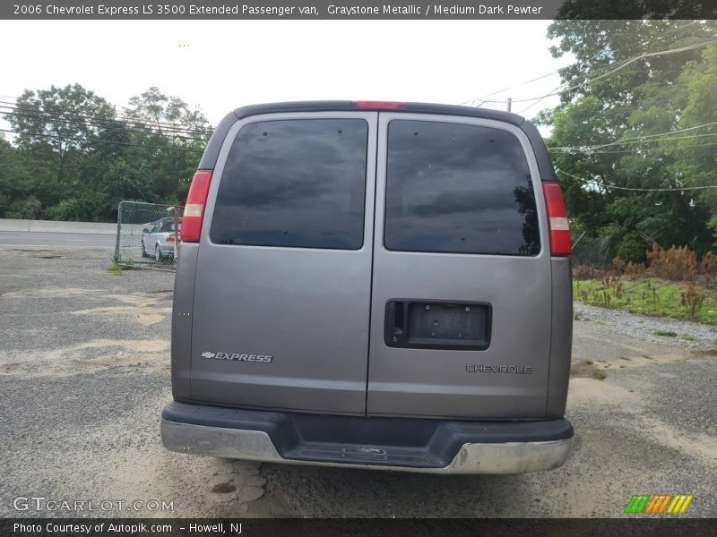 Graystone Metallic / Medium Dark Pewter 2006 Chevrolet Express LS 3500 Extended Passenger van