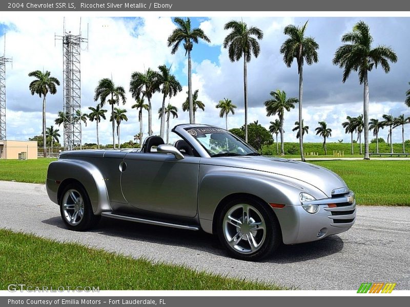 Ricochet Silver Metallic / Ebony 2004 Chevrolet SSR LS