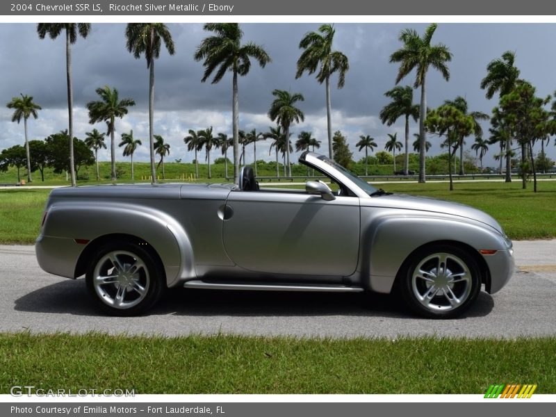 Ricochet Silver Metallic / Ebony 2004 Chevrolet SSR LS