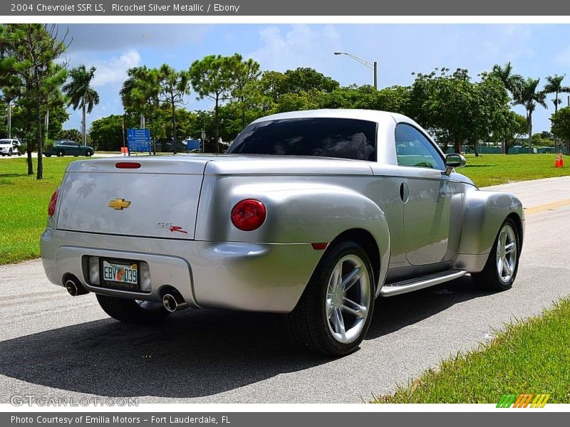 Ricochet Silver Metallic / Ebony 2004 Chevrolet SSR LS