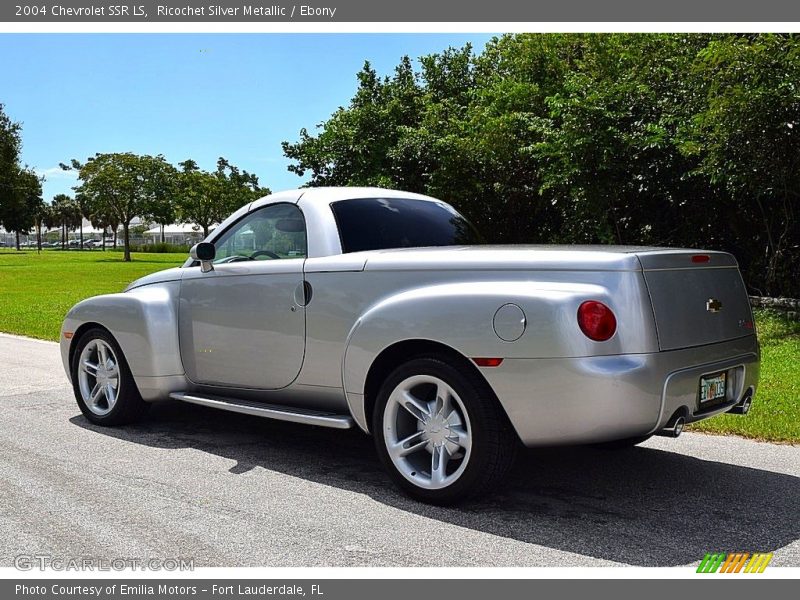 Ricochet Silver Metallic / Ebony 2004 Chevrolet SSR LS