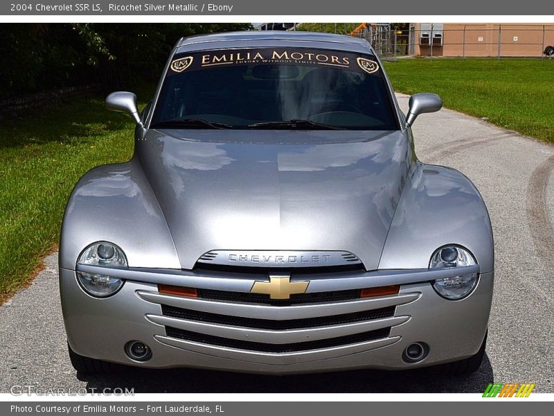 Ricochet Silver Metallic / Ebony 2004 Chevrolet SSR LS