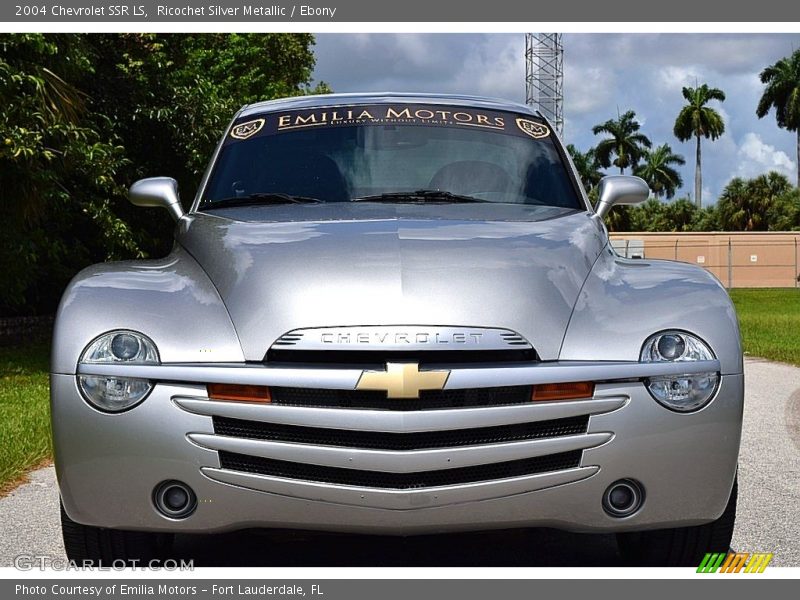 Ricochet Silver Metallic / Ebony 2004 Chevrolet SSR LS