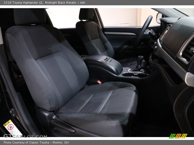 Midnight Black Metallic / Ash 2018 Toyota Highlander LE