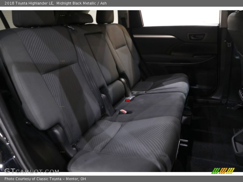 Midnight Black Metallic / Ash 2018 Toyota Highlander LE