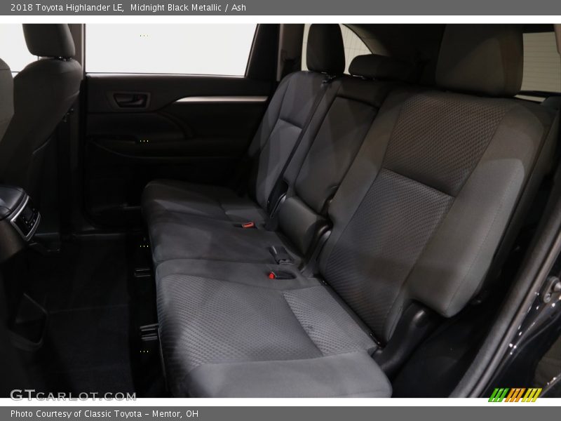 Midnight Black Metallic / Ash 2018 Toyota Highlander LE