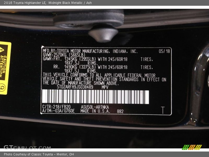 Midnight Black Metallic / Ash 2018 Toyota Highlander LE