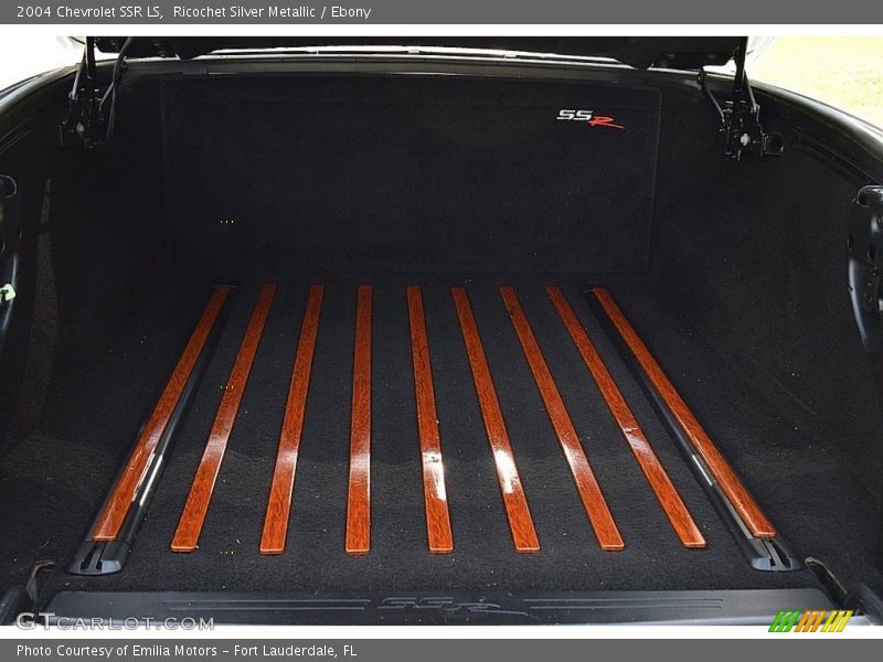 Ricochet Silver Metallic / Ebony 2004 Chevrolet SSR LS