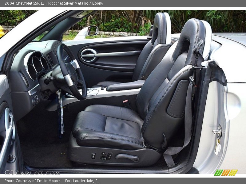 Ricochet Silver Metallic / Ebony 2004 Chevrolet SSR LS