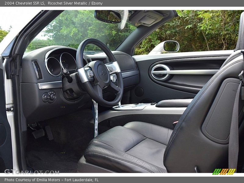 Ricochet Silver Metallic / Ebony 2004 Chevrolet SSR LS