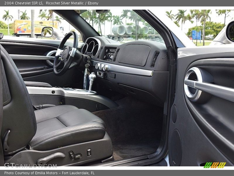 Ricochet Silver Metallic / Ebony 2004 Chevrolet SSR LS
