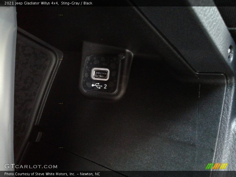 Sting-Gray / Black 2021 Jeep Gladiator Willys 4x4
