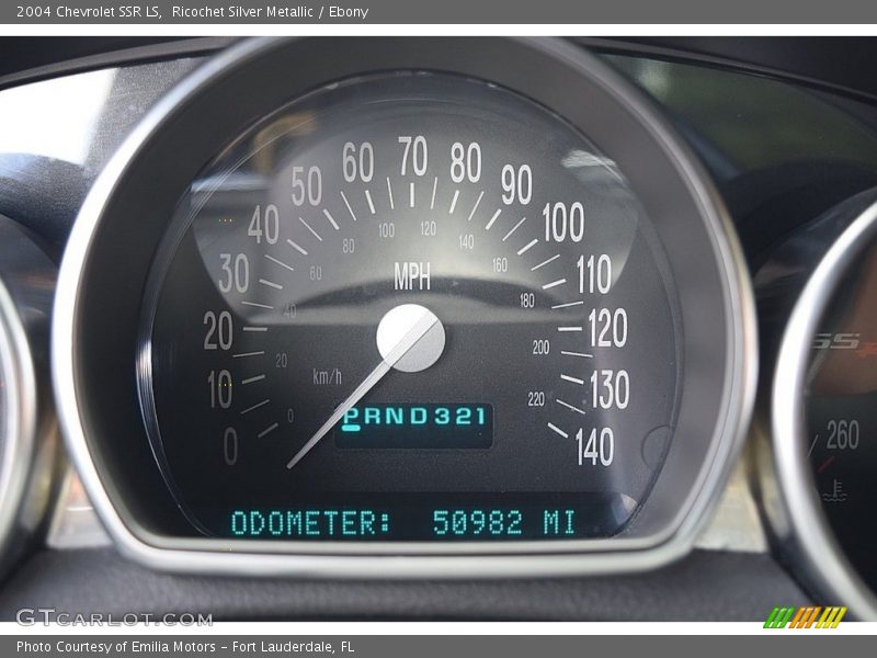 Ricochet Silver Metallic / Ebony 2004 Chevrolet SSR LS