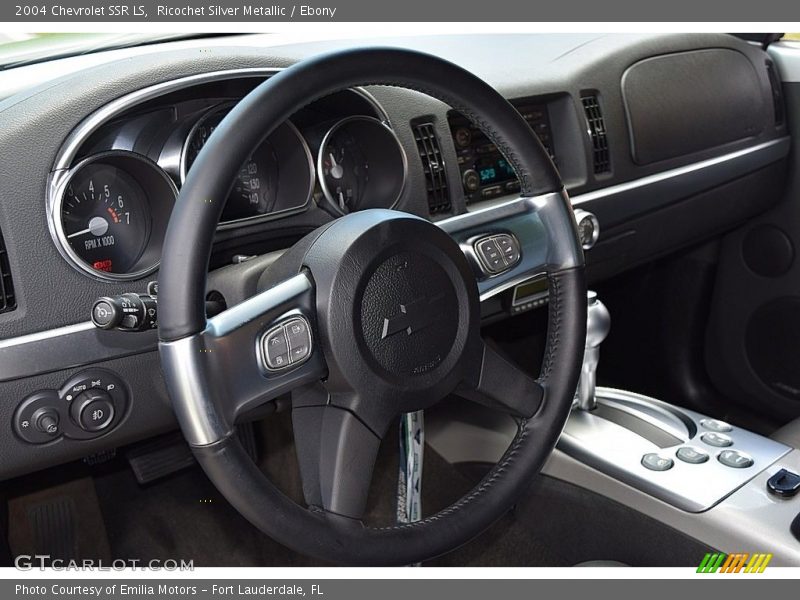 Ricochet Silver Metallic / Ebony 2004 Chevrolet SSR LS