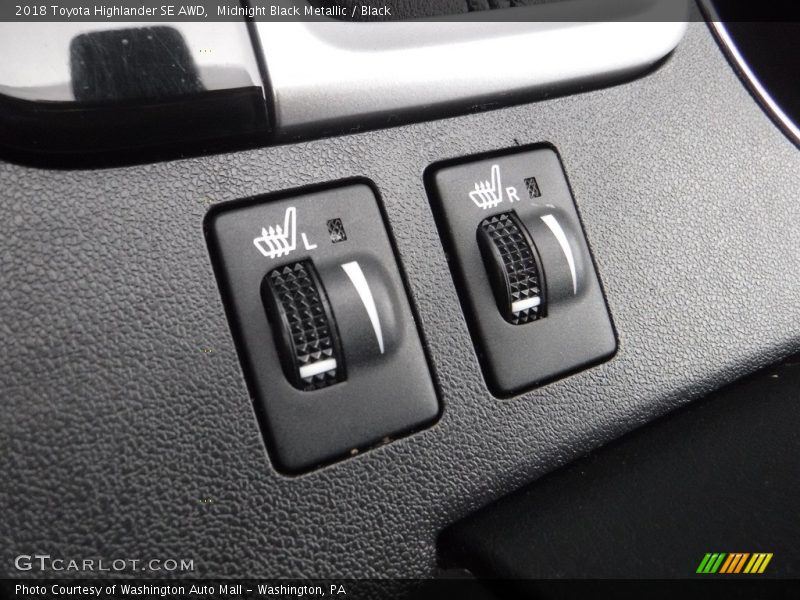 Midnight Black Metallic / Black 2018 Toyota Highlander SE AWD