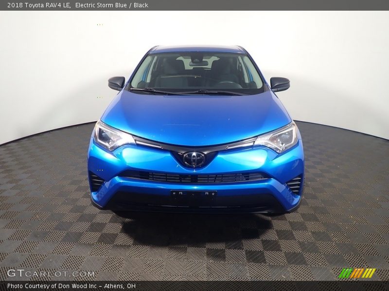 Electric Storm Blue / Black 2018 Toyota RAV4 LE