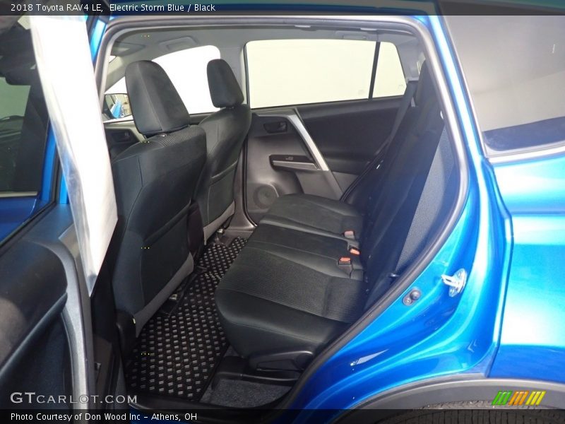 Electric Storm Blue / Black 2018 Toyota RAV4 LE