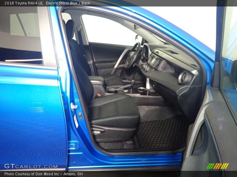 Electric Storm Blue / Black 2018 Toyota RAV4 LE