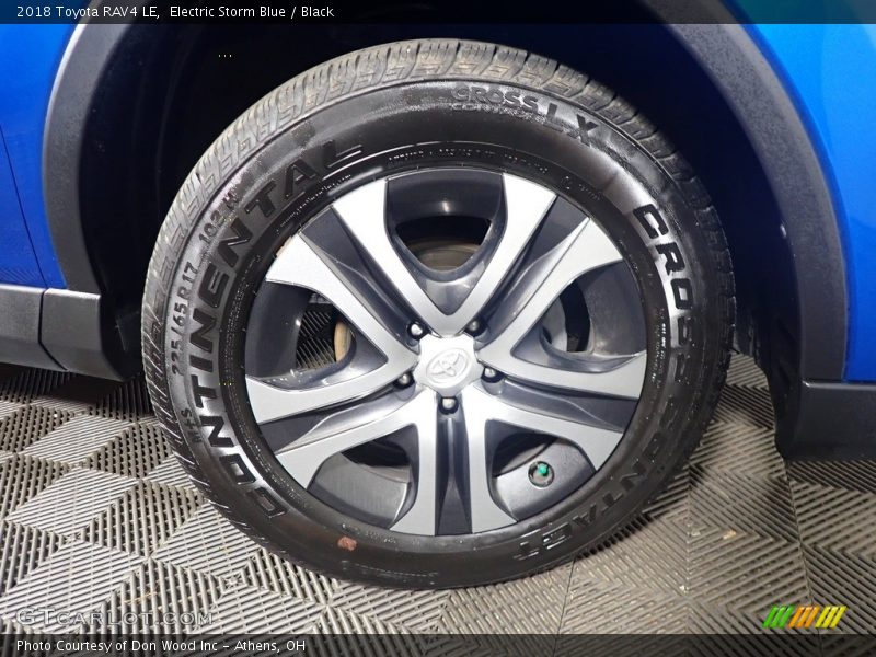 Electric Storm Blue / Black 2018 Toyota RAV4 LE