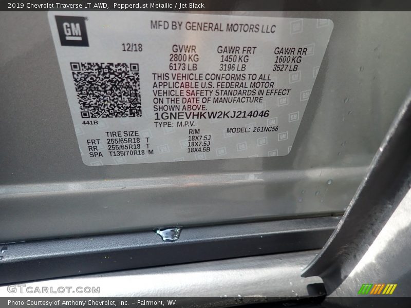 Pepperdust Metallic / Jet Black 2019 Chevrolet Traverse LT AWD