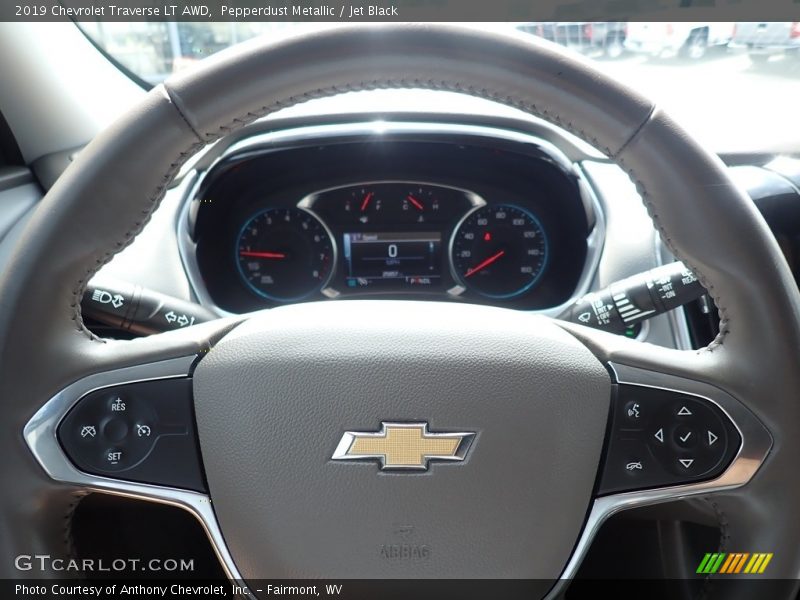 Pepperdust Metallic / Jet Black 2019 Chevrolet Traverse LT AWD