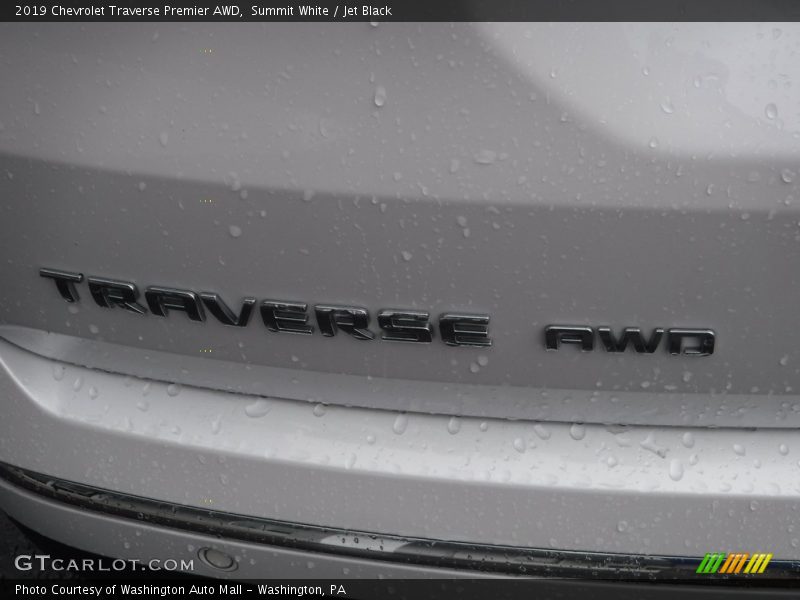 Summit White / Jet Black 2019 Chevrolet Traverse Premier AWD