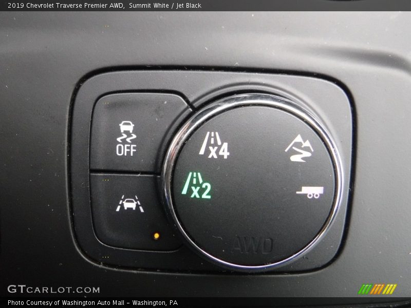 Summit White / Jet Black 2019 Chevrolet Traverse Premier AWD