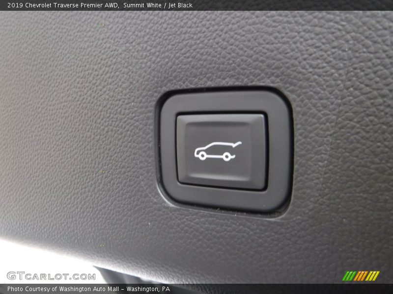 Summit White / Jet Black 2019 Chevrolet Traverse Premier AWD