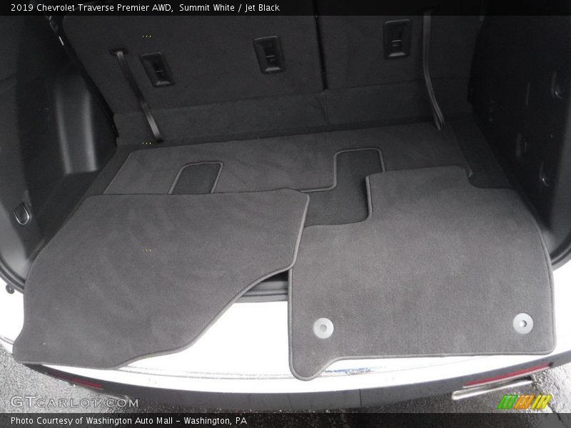 Summit White / Jet Black 2019 Chevrolet Traverse Premier AWD
