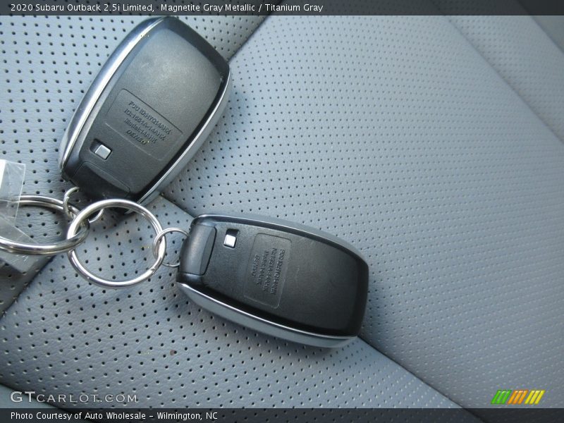 Magnetite Gray Metallic / Titanium Gray 2020 Subaru Outback 2.5i Limited