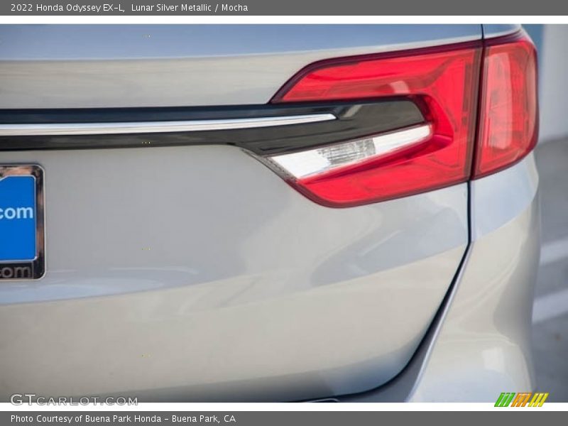 Lunar Silver Metallic / Mocha 2022 Honda Odyssey EX-L