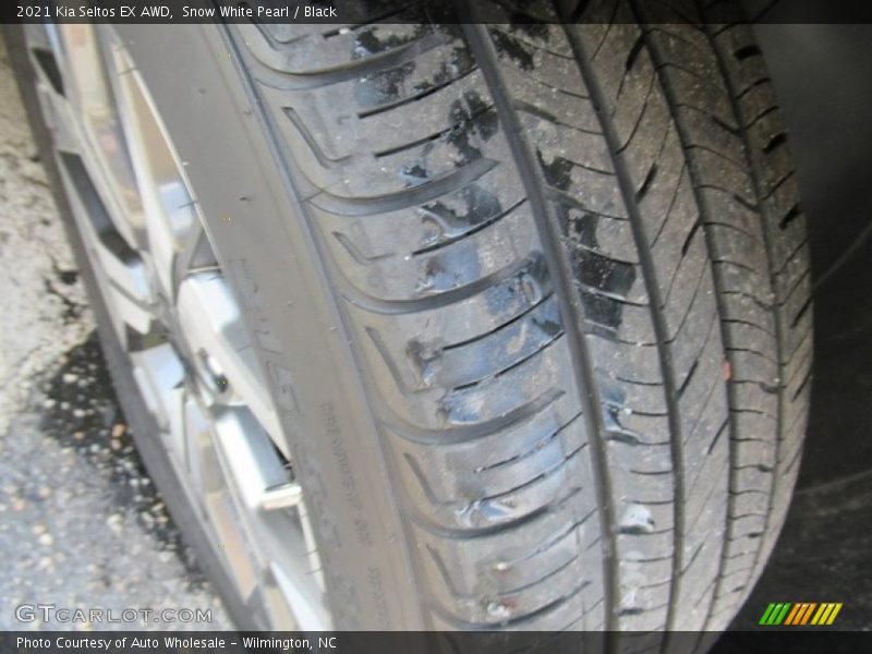 Snow White Pearl / Black 2021 Kia Seltos EX AWD