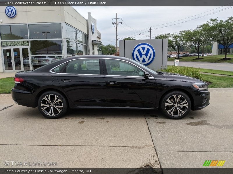  2021 Passat SE Deep Black Pearl