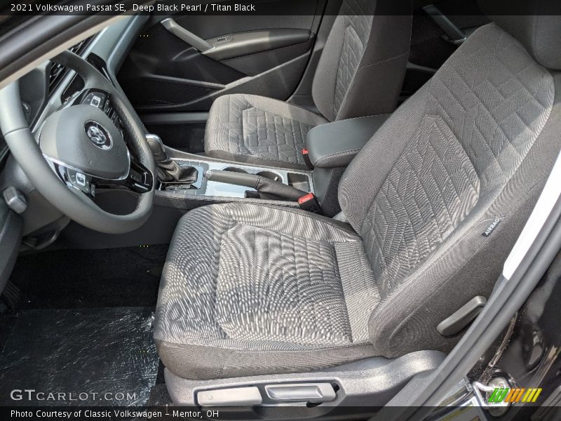 Front Seat of 2021 Passat SE