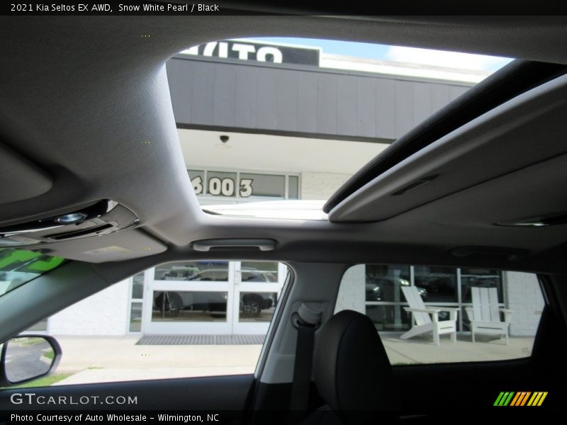 Snow White Pearl / Black 2021 Kia Seltos EX AWD