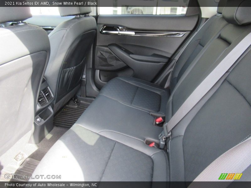 Snow White Pearl / Black 2021 Kia Seltos EX AWD