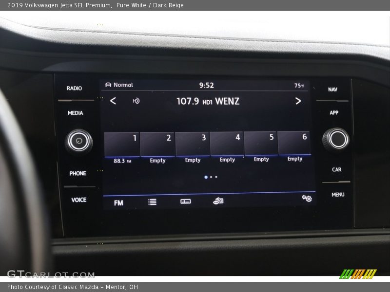 Pure White / Dark Beige 2019 Volkswagen Jetta SEL Premium