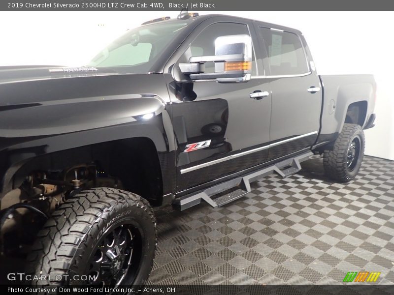 Black / Jet Black 2019 Chevrolet Silverado 2500HD LTZ Crew Cab 4WD