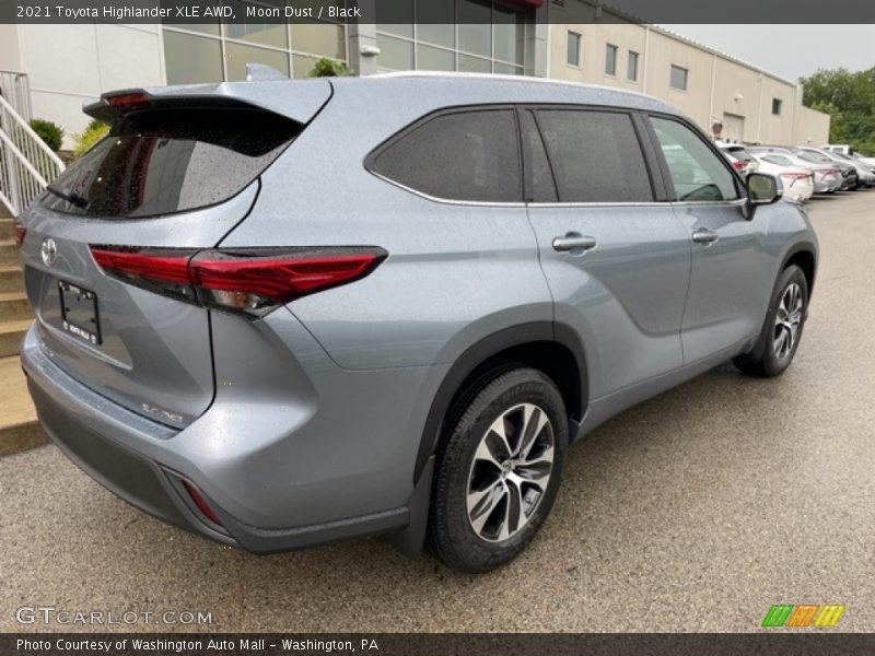 Moon Dust / Black 2021 Toyota Highlander XLE AWD